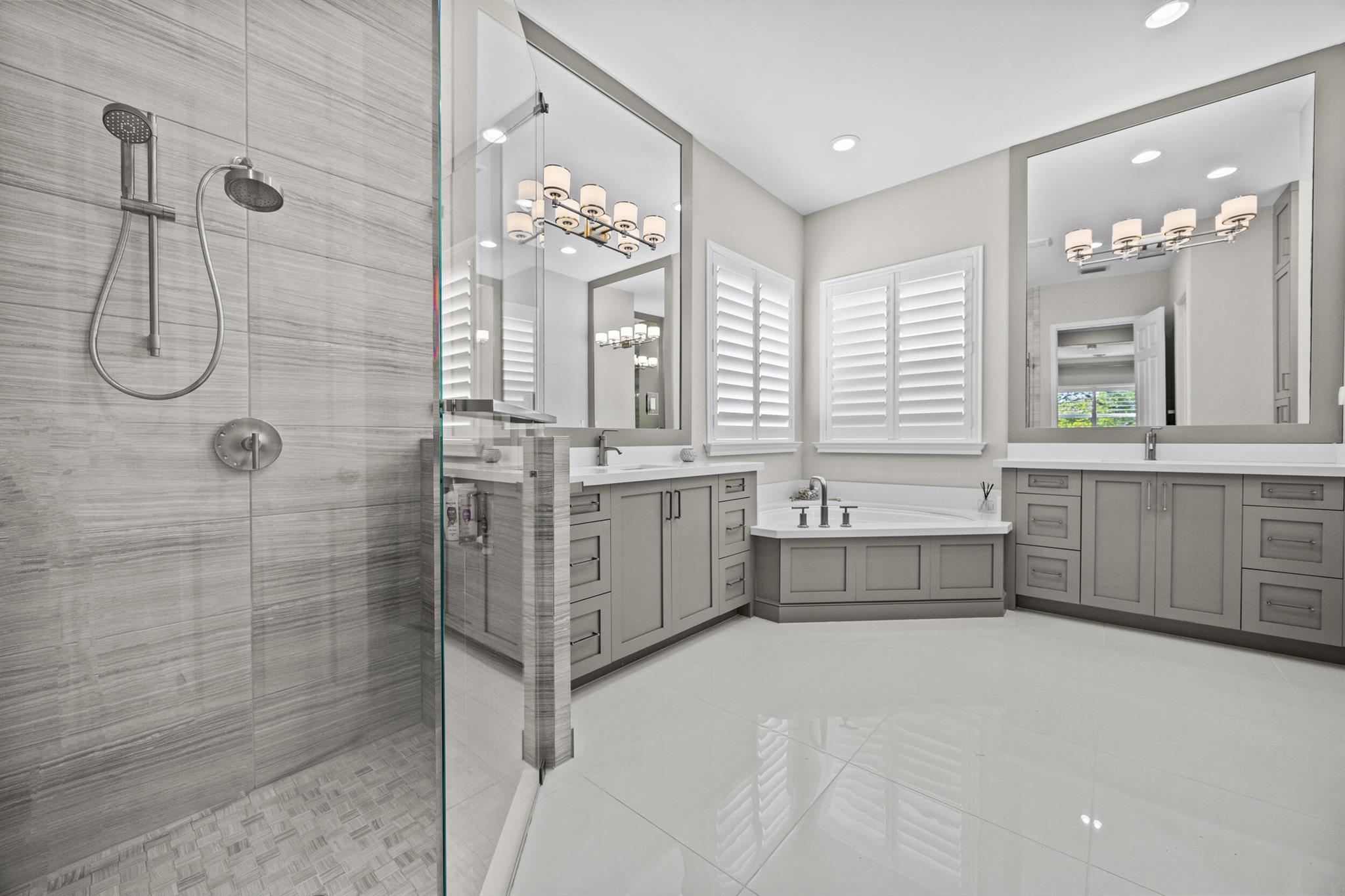 Valencia Bay - Residential