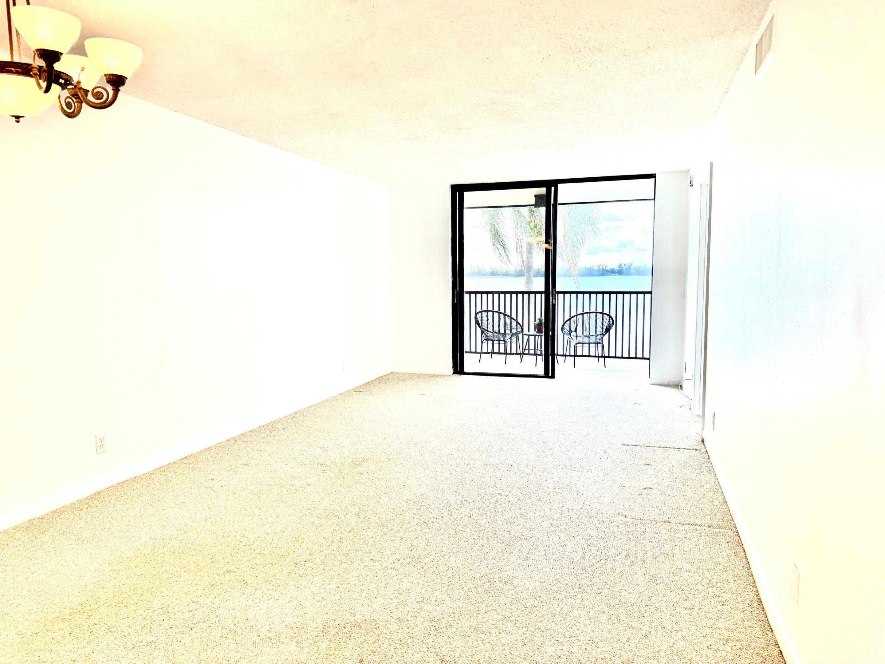 112 Lake Emerald Drive 204