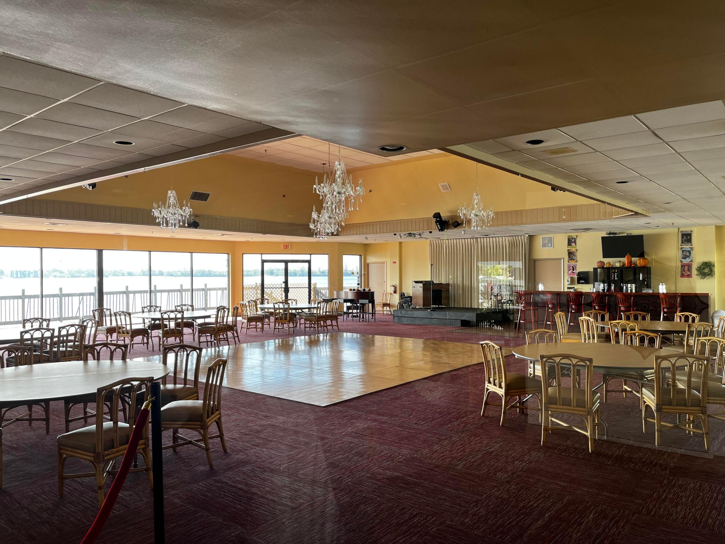 LAKE EMERALD CONDOMINIUM NO - Residential