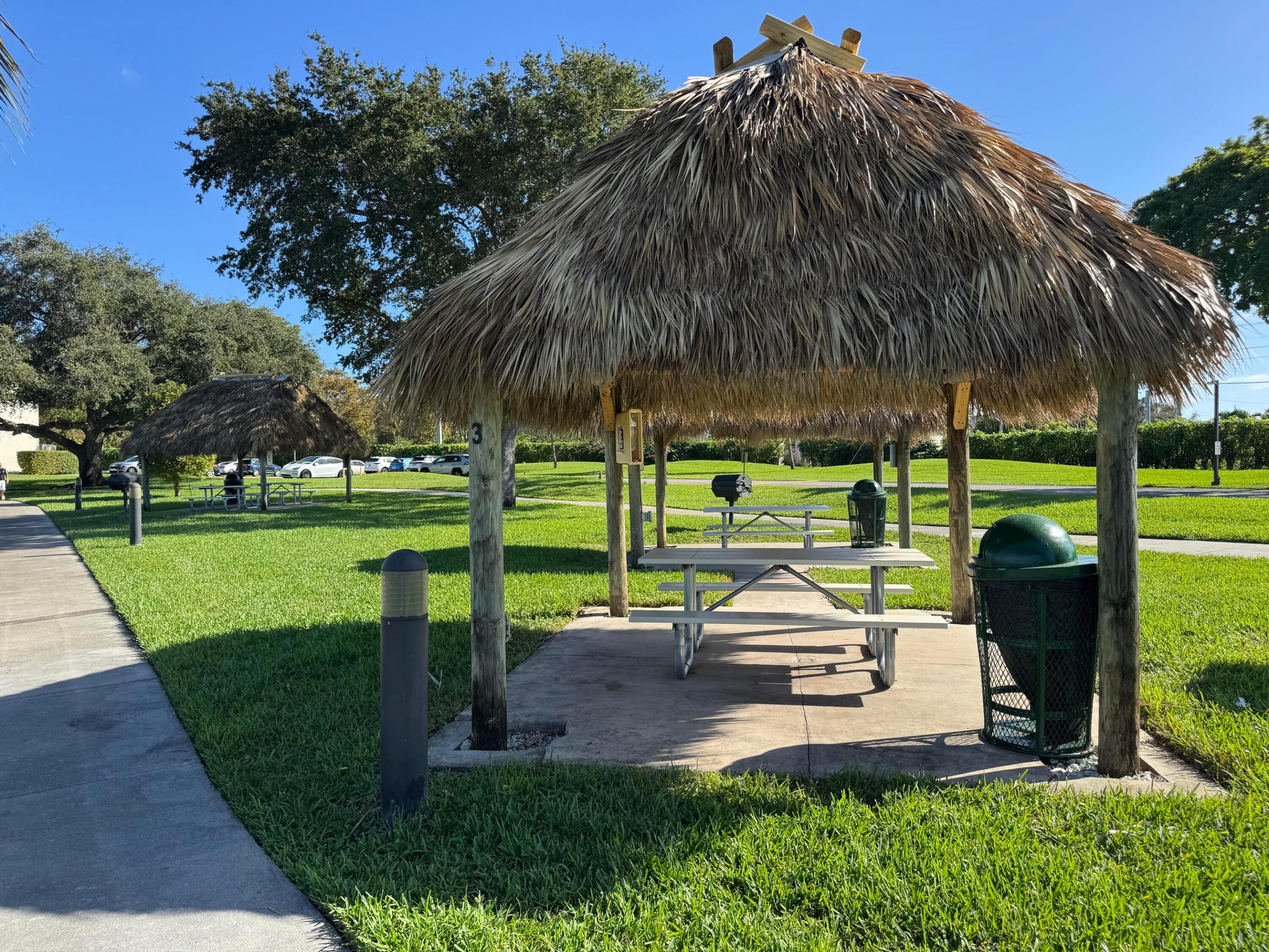 LAKE EMERALD CONDOMINIUM NO - Residential