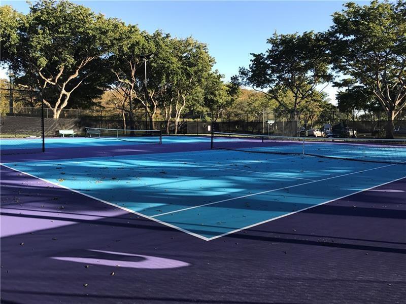 LAKE EMERALD CONDOMINIUM NO - Residential