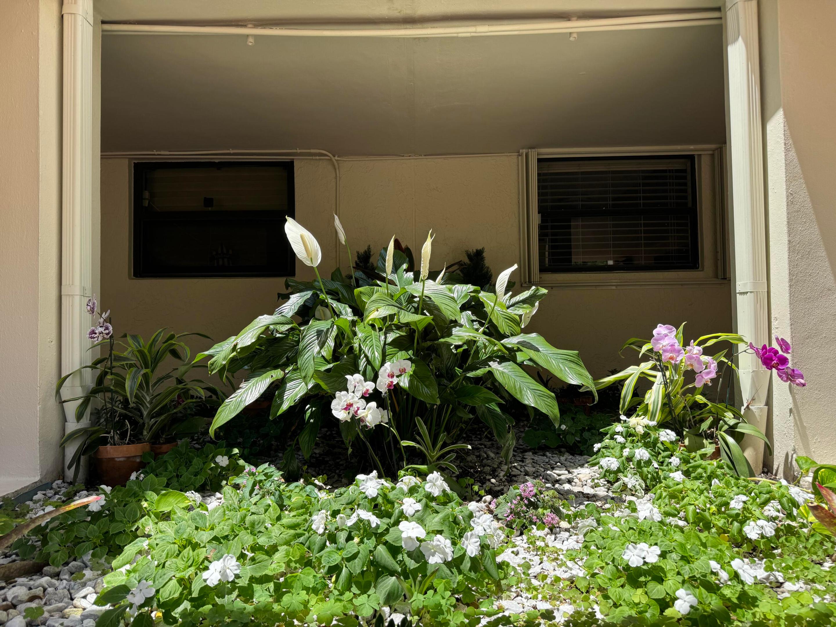 LAKE EMERALD CONDOMINIUM NO - Residential