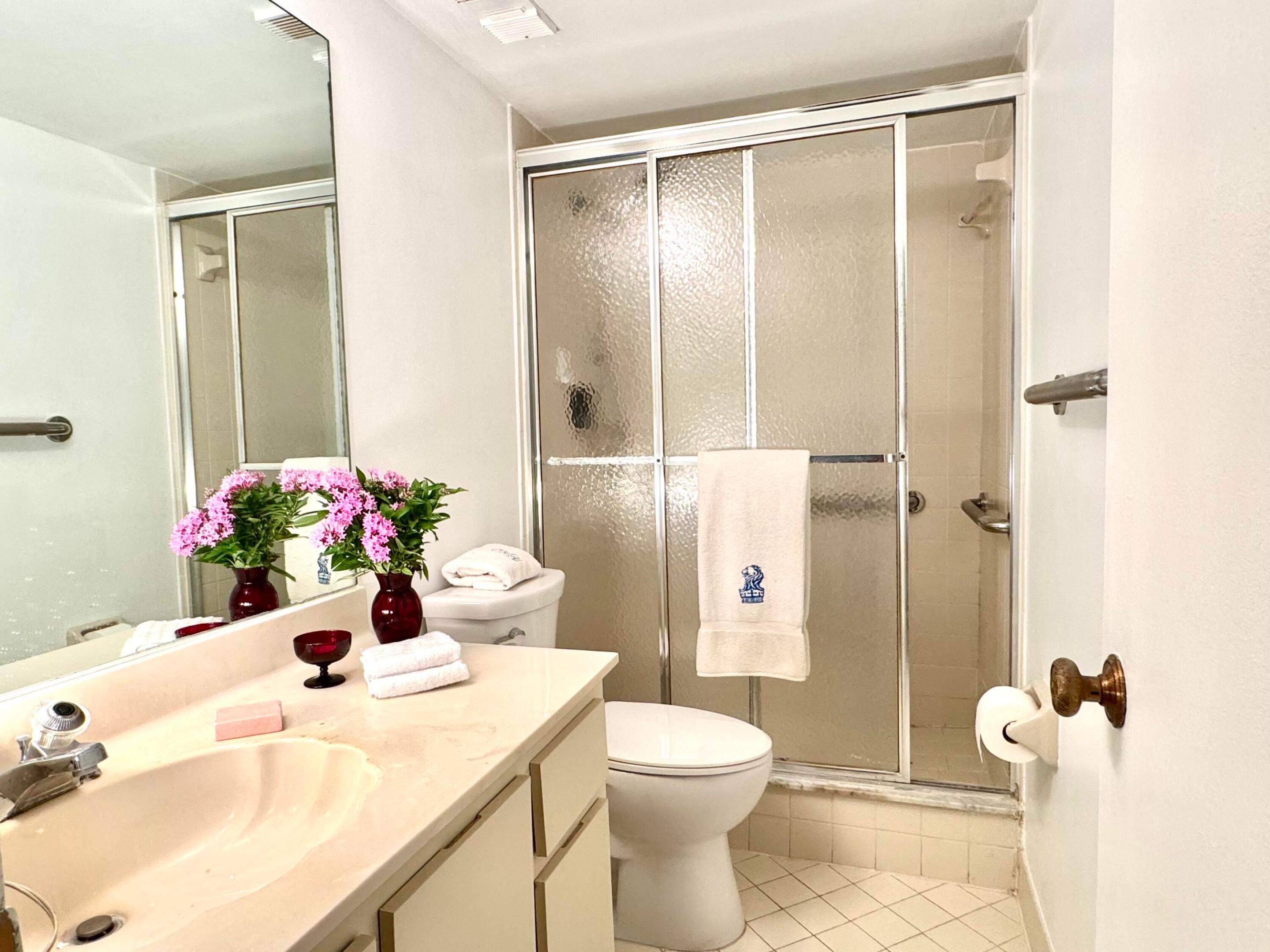 LAKE EMERALD CONDOMINIUM NO - Residential