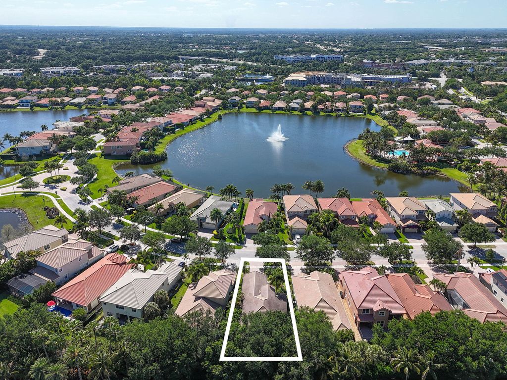Photo of 12077 Aviles Circle, Palm Beach Gardens, FL 33418 (MLS # B26023732)
