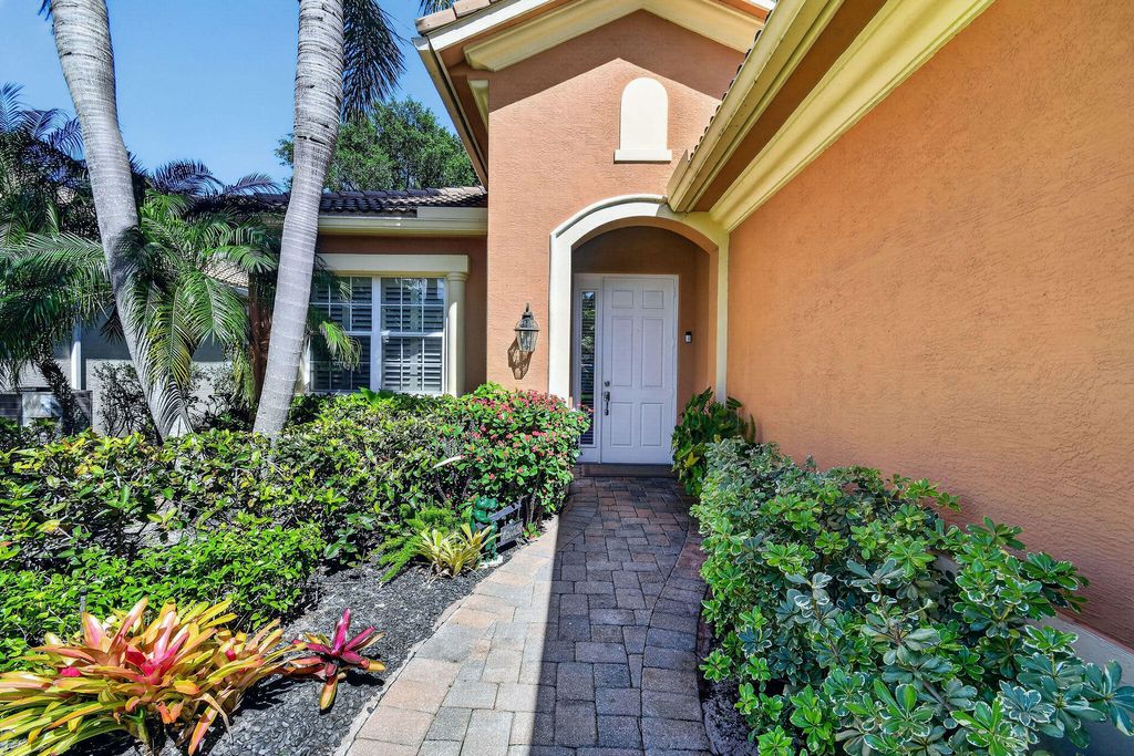 Photo of 12077 Aviles Circle, Palm Beach Gardens, FL 33418 (MLS # B26023732)