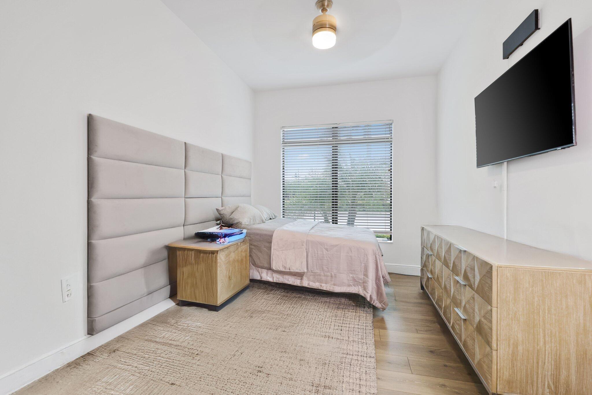 ROYAL PALM POLO - Residential