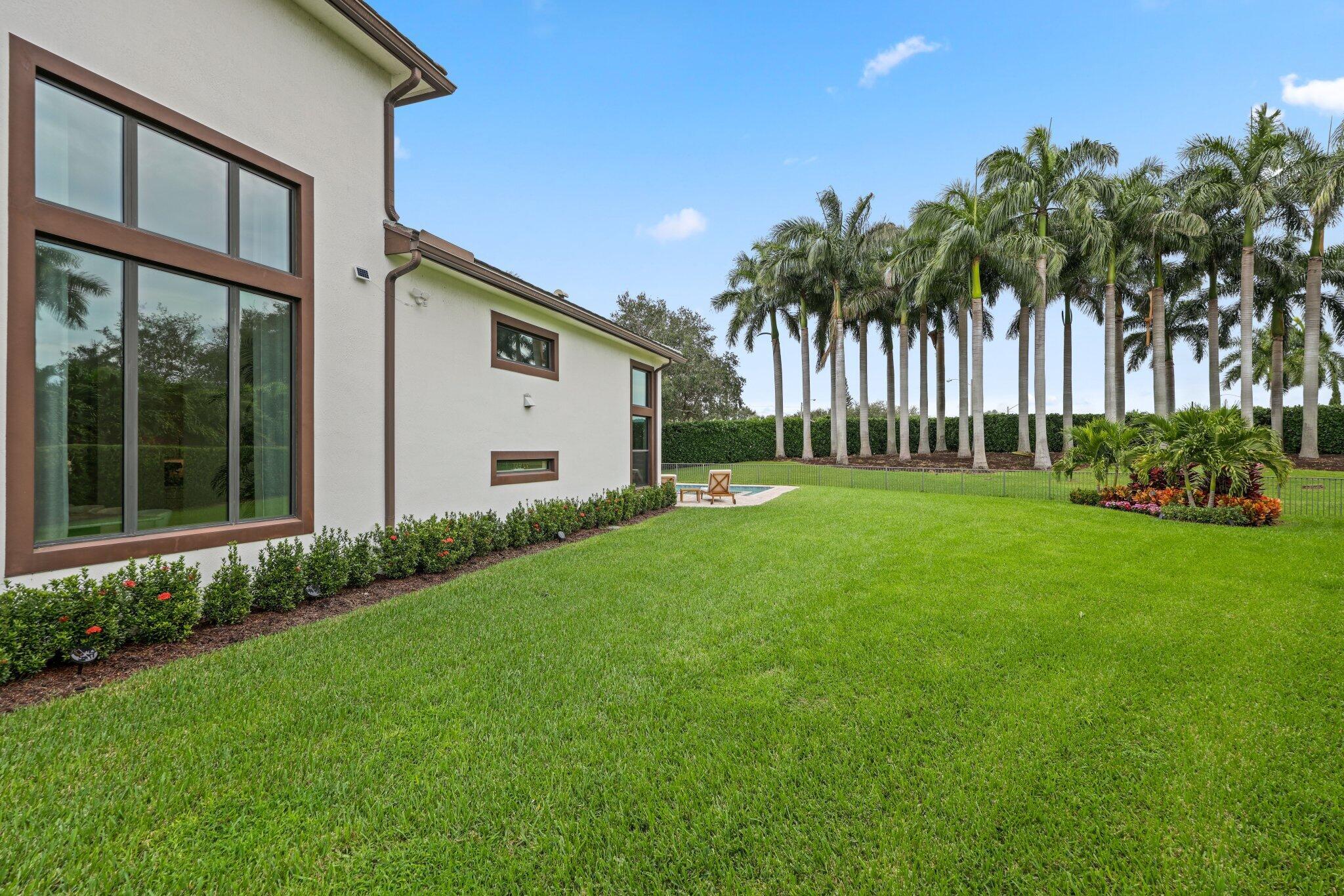ROYAL PALM POLO - Residential