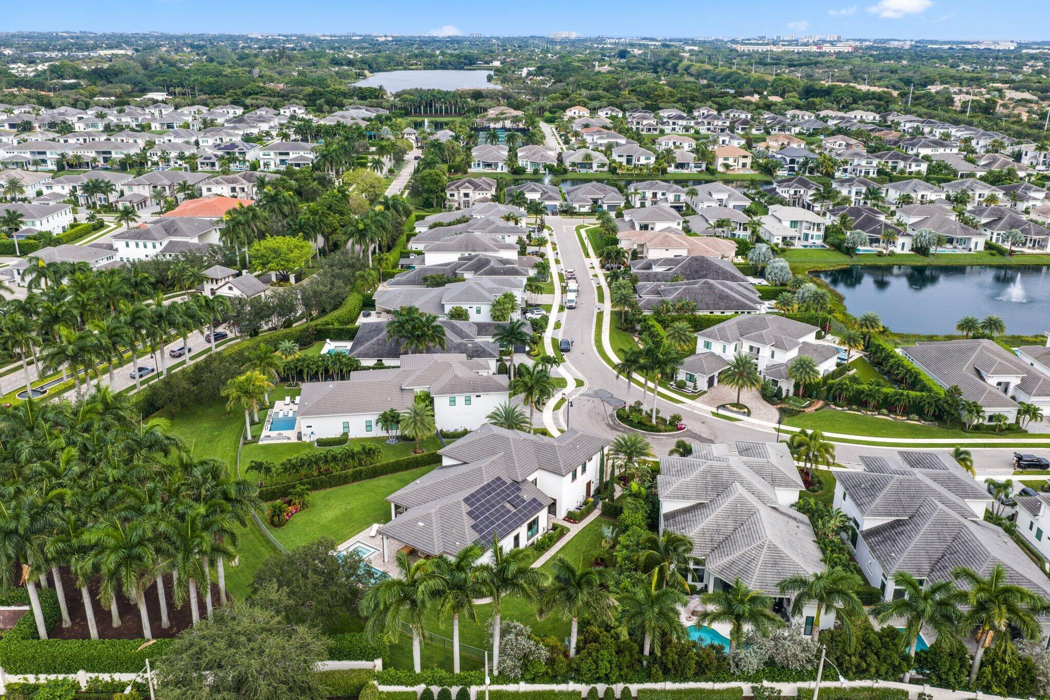 ROYAL PALM POLO - Residential