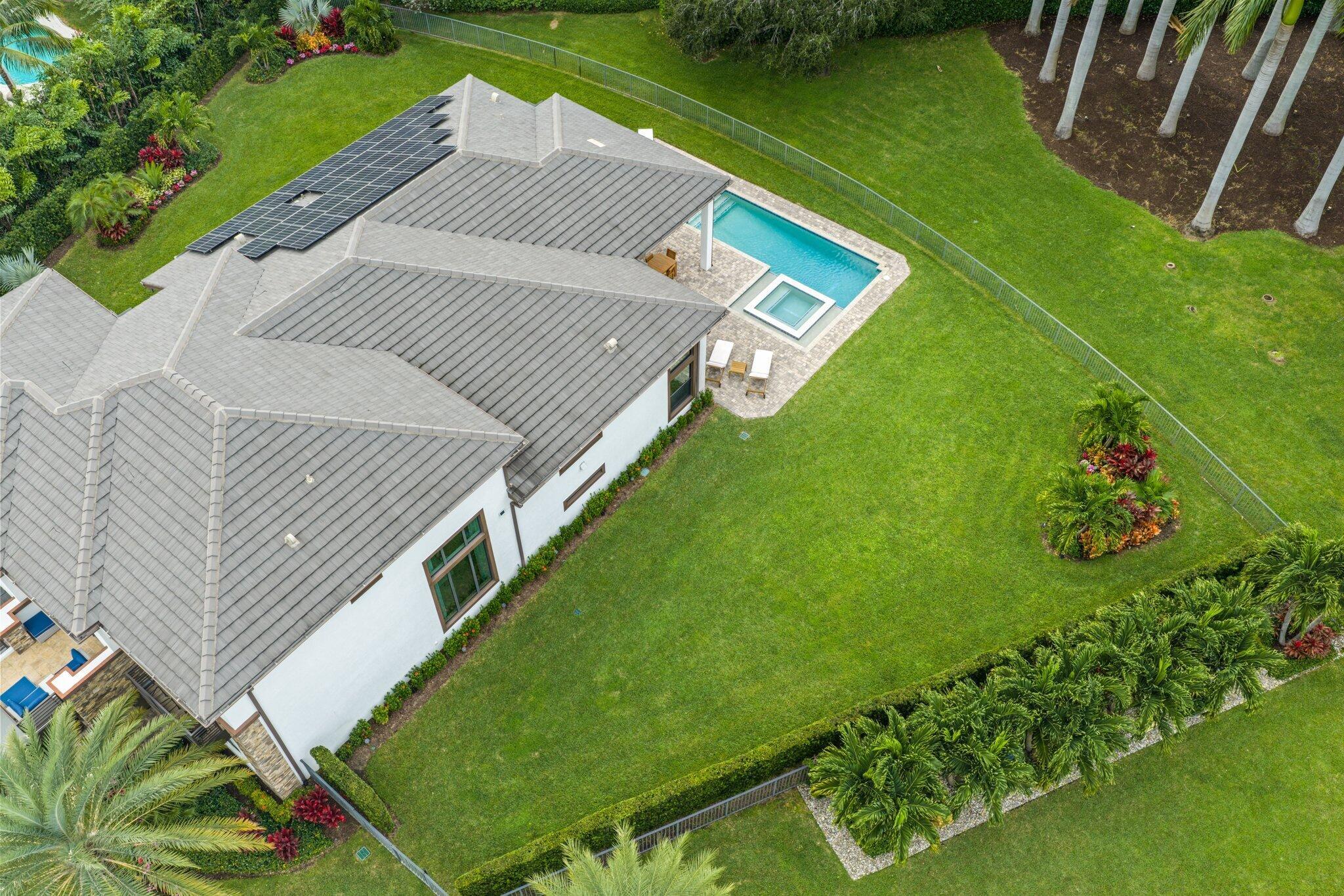 ROYAL PALM POLO - Residential