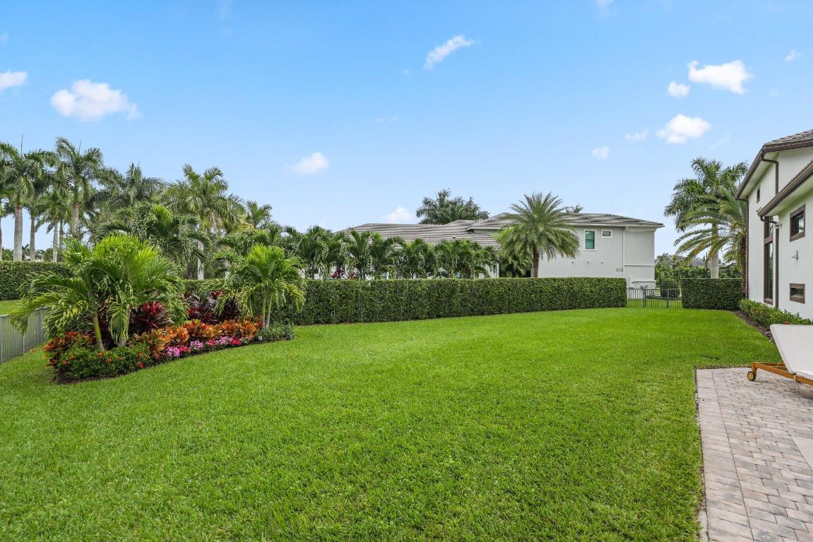 ROYAL PALM POLO - Residential