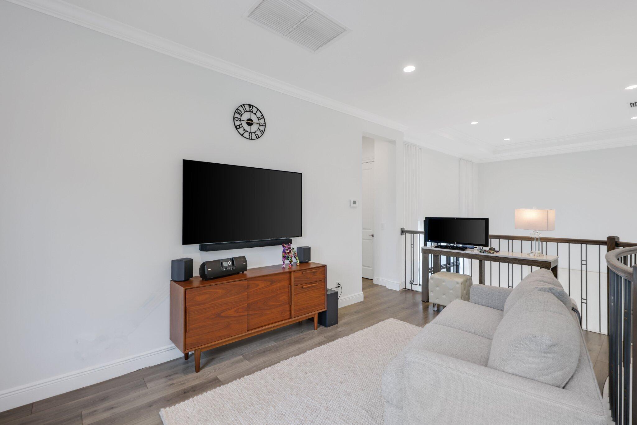 ROYAL PALM POLO - Residential