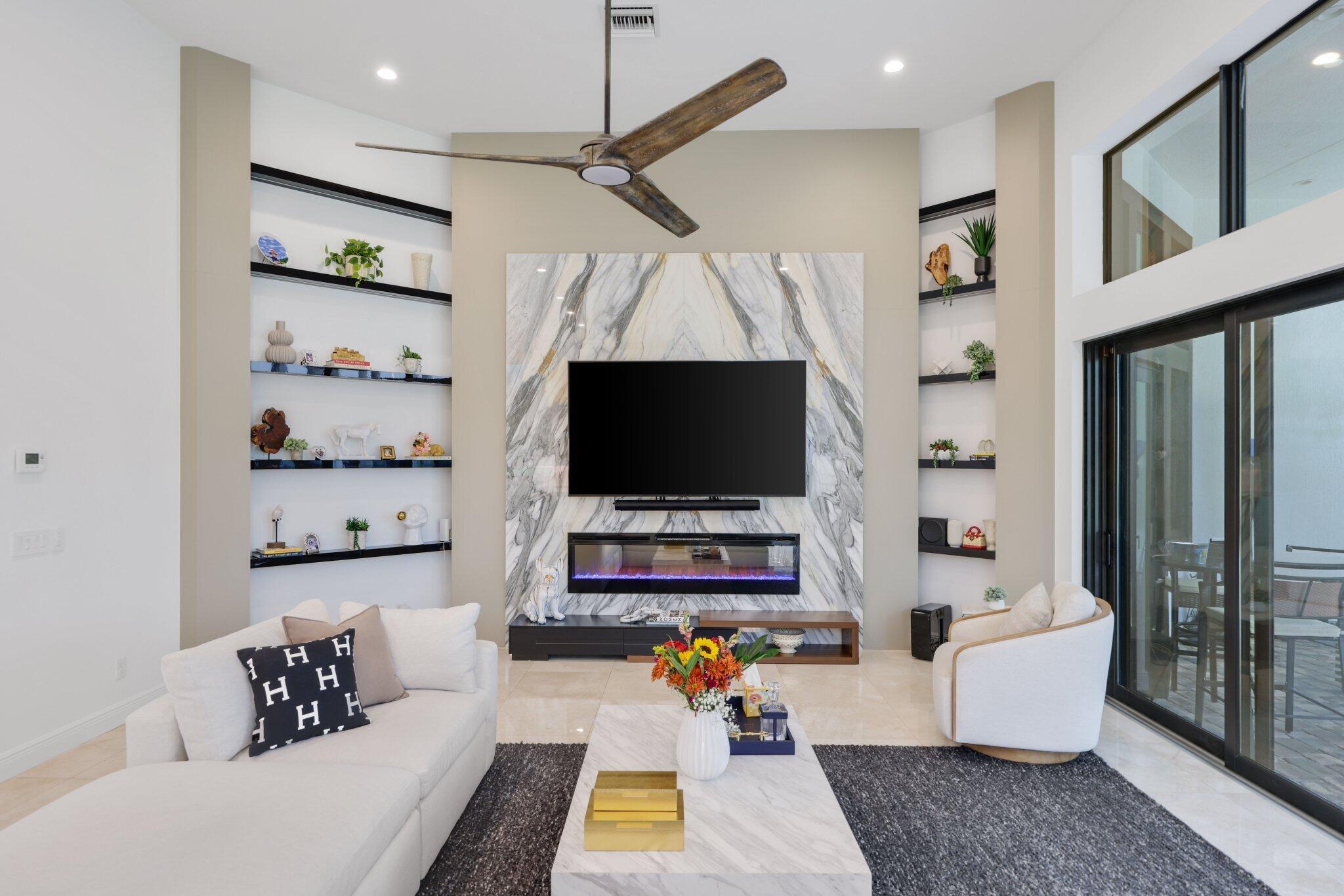 ROYAL PALM POLO - Residential