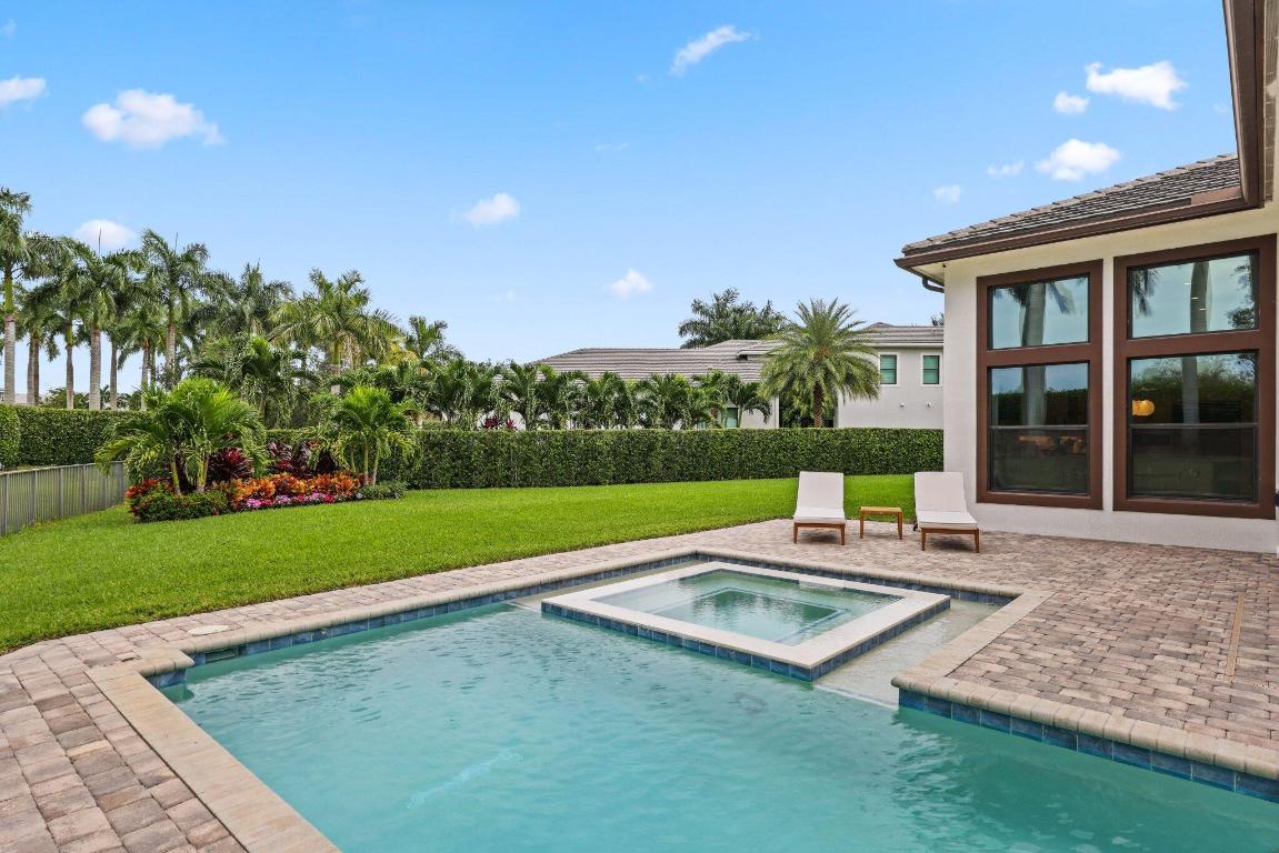 ROYAL PALM POLO - Residential