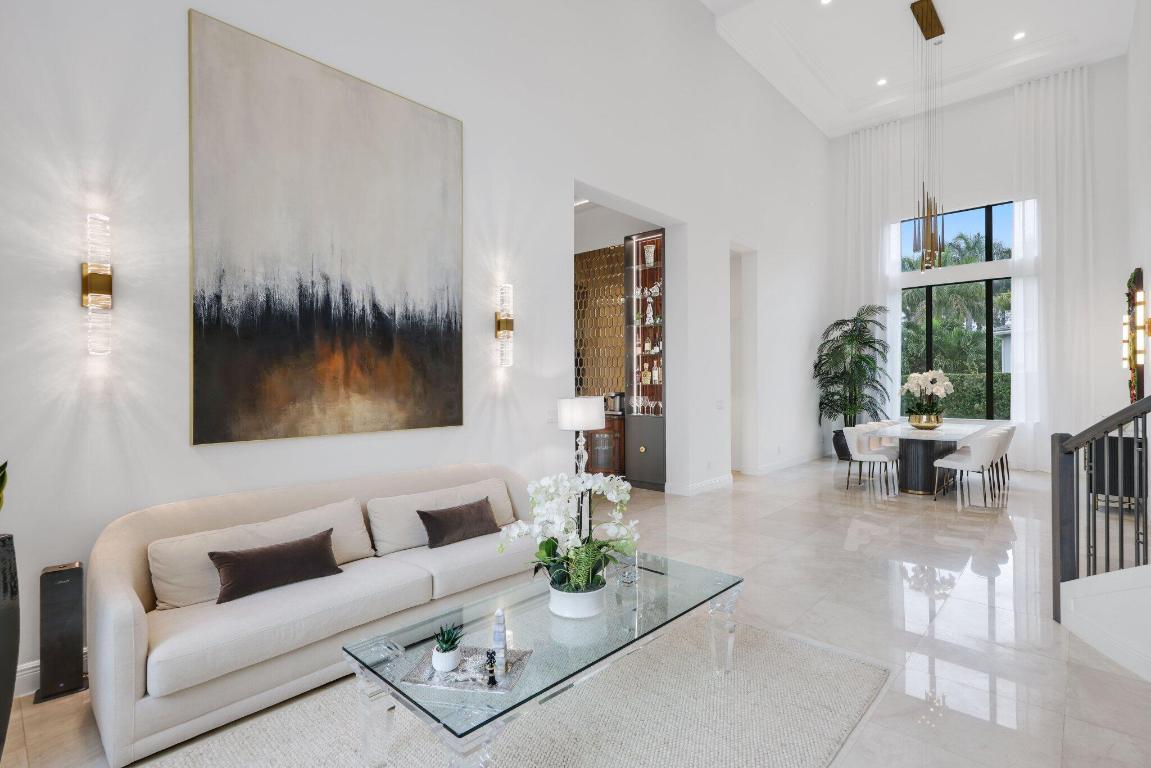 ROYAL PALM POLO - Residential