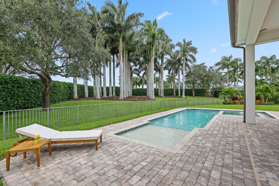 ROYAL PALM POLO - Residential