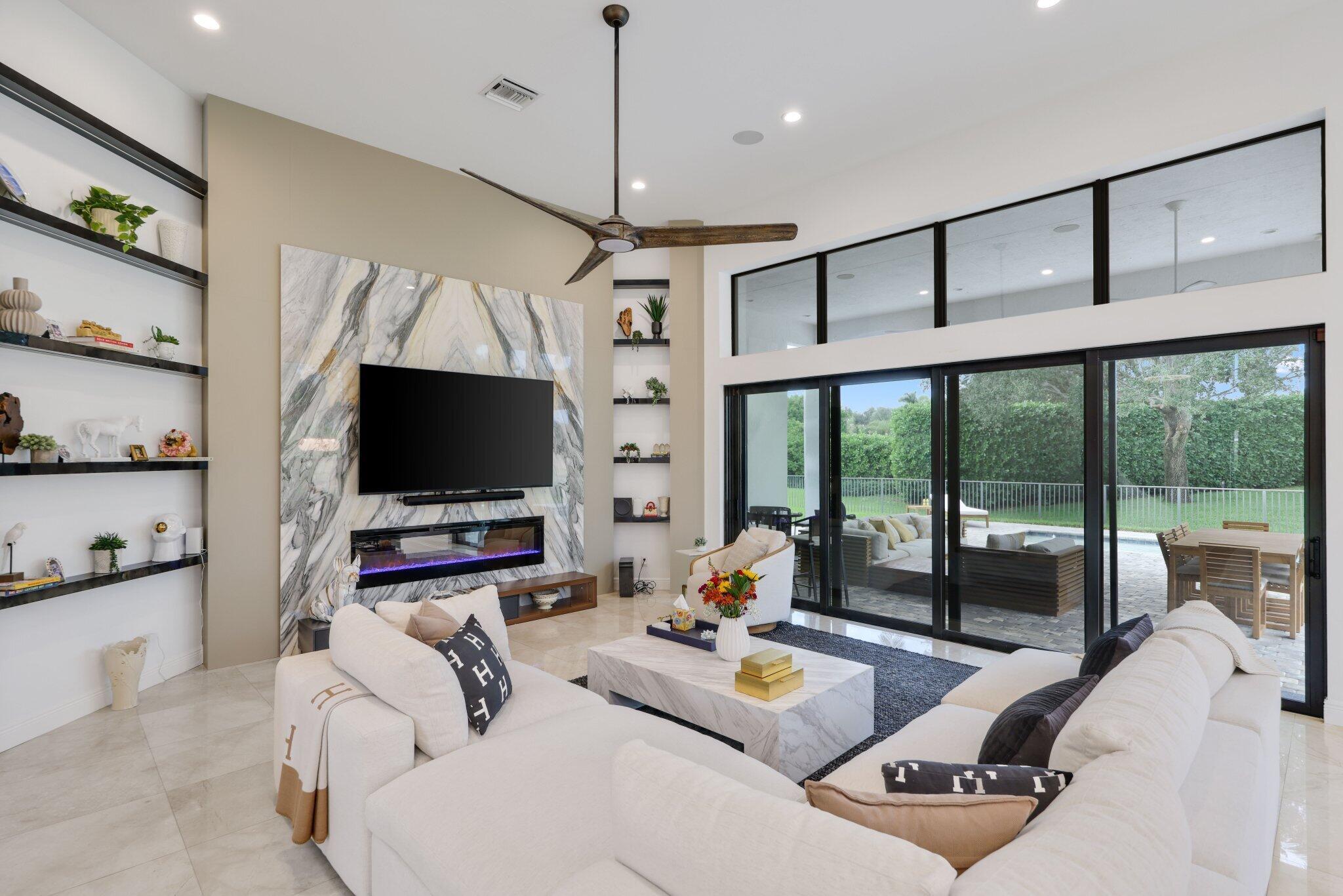 ROYAL PALM POLO - Residential