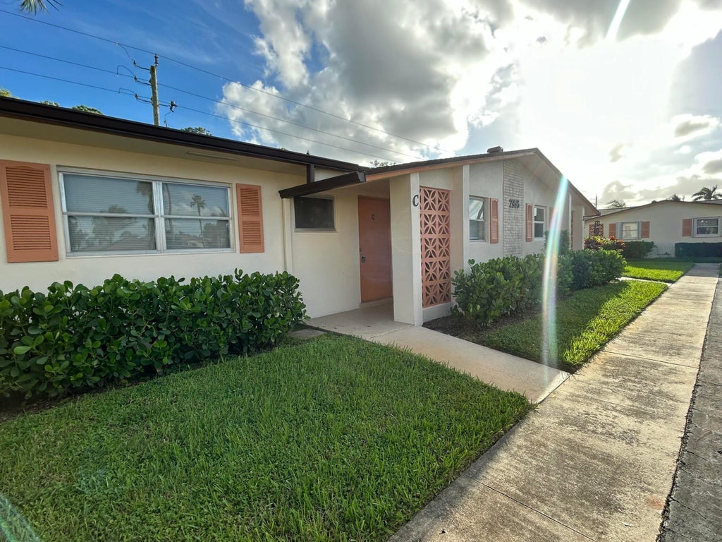 Photo of 2956 Crosley Drive E #C, West Palm Beach, FL 33415 (MLS # B26081027)