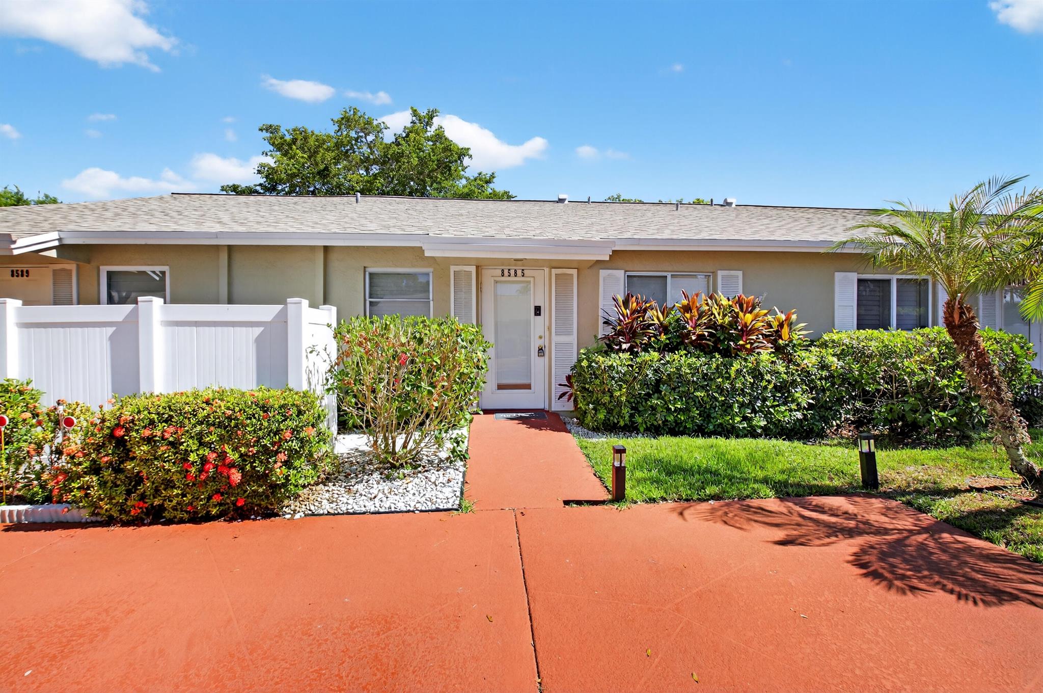 LIVE THE DREAM IN THIS BEAUTIFULLY RENOVATED WHISPER WALK VILLA PRICED TO SELL. COME RIGHT IN...NEW KITCHEN AND STAINLESS STEEL APPLIANCES, GRANITE COUNTERTOPS , PLUS LUXURY LAMINATE FLOORING, UPDATED BATHROOMS WITH NEW VANITIES AND MIRRORS. NEW LIGHT FIXTURES AND CEILING FANS. ENJOY YOUR PRIVATE SCREENED PATIO. CLOSE PROXIMITY TO THE HEATED COMMUNITY POOL, HOT TUB ,GYM AND ACTIVE CLUBHOUSE WITH BILLARDS. TENNIS,HANDBALL AND PICKLEBALL COURTS TOO. CLOSE TO RESTAURANTS AND SHOPPING. NUMEROUS LAKES AND LUSHLY LANDSCAPED FOR EXERCISING. GATED AND GLORIOUS. MAKE WHISPER WALK YOUR NEW HOME.
