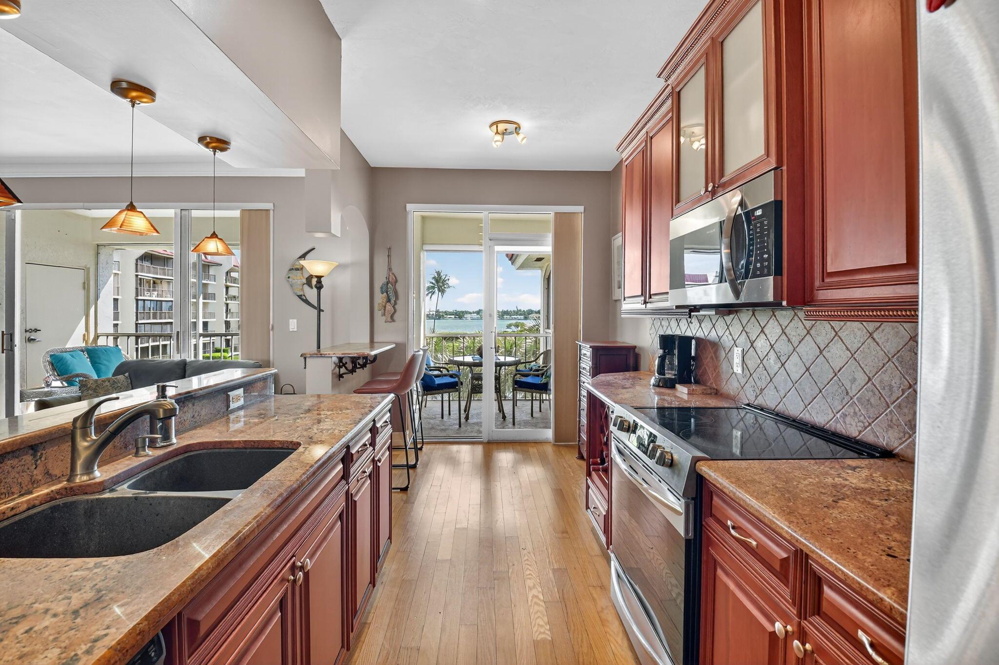 HALF MOON BAY CONDO - Residential