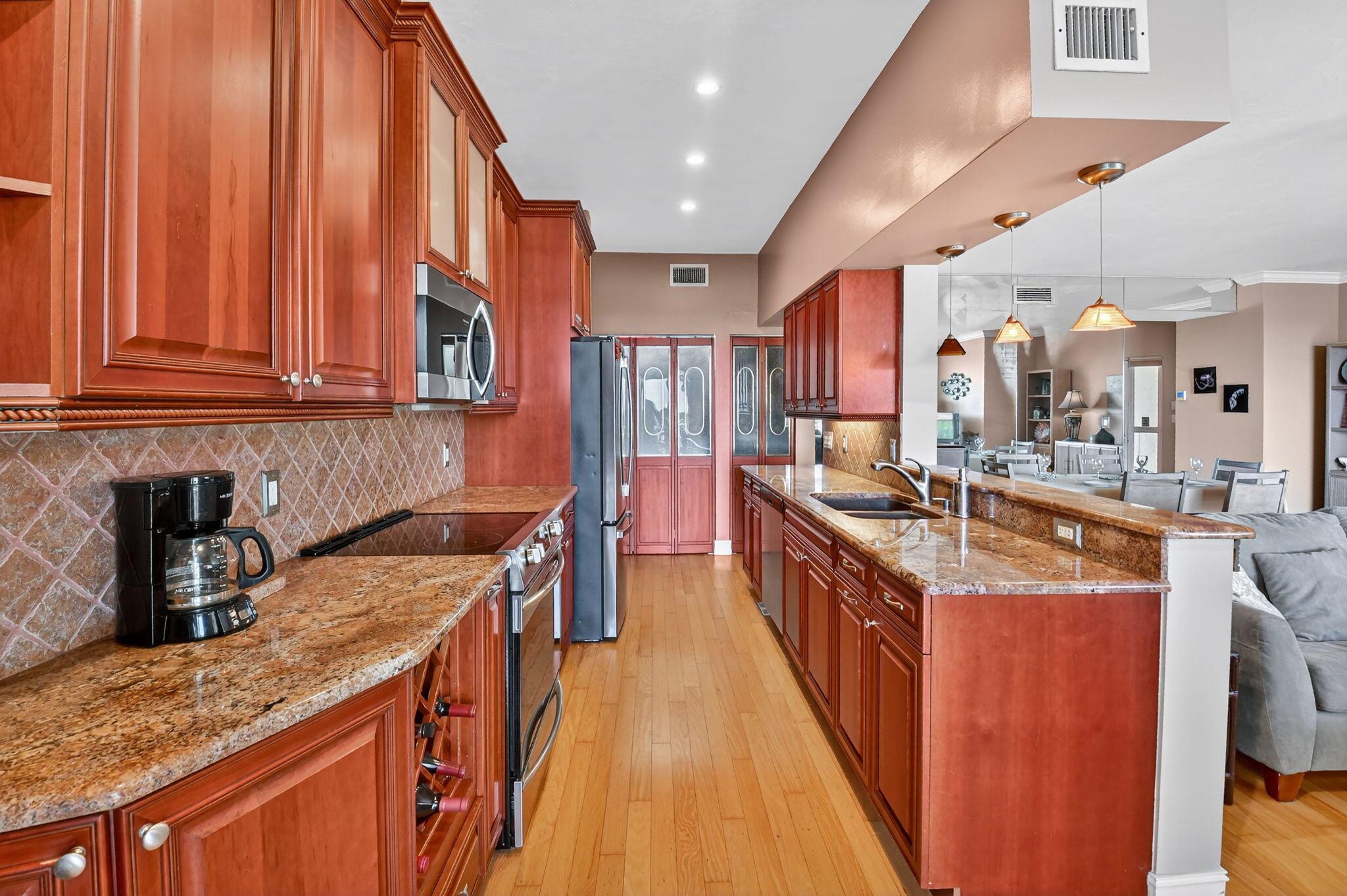 HALF MOON BAY CONDO - Residential