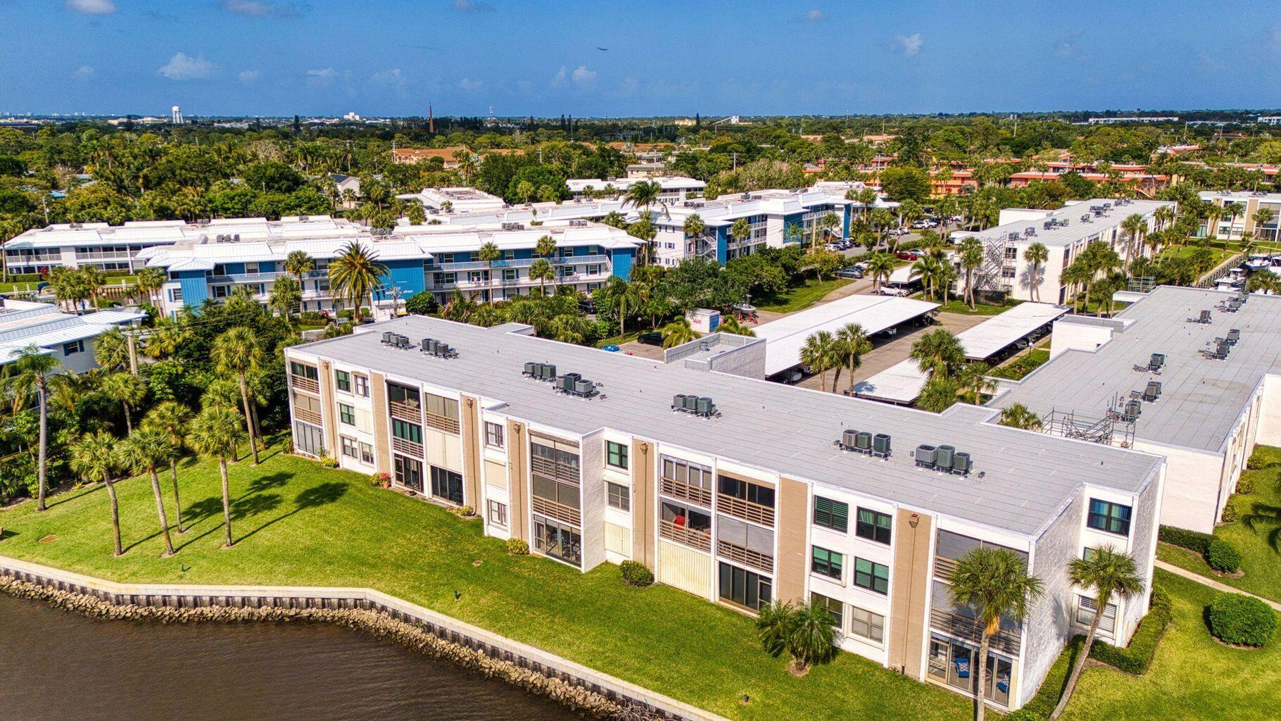 1950 SW Palm City Rd 8-307