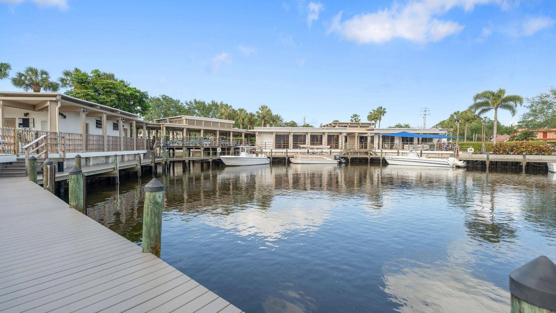 1950 SW Palm City Rd 8-307