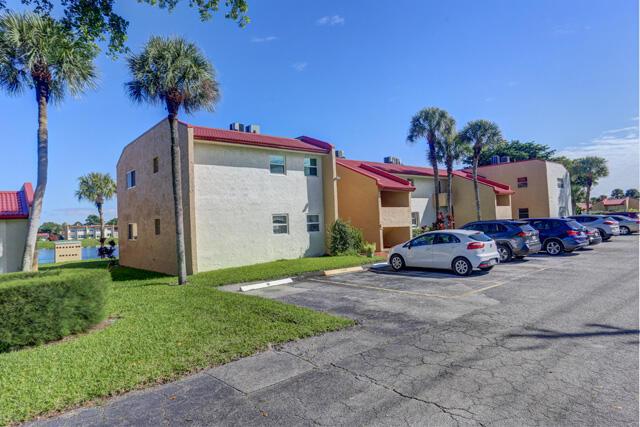 GOLDEN LAKES VILLAGE COND - Residential