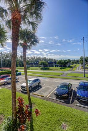 GOLDEN LAKES VILLAGE COND - Residential