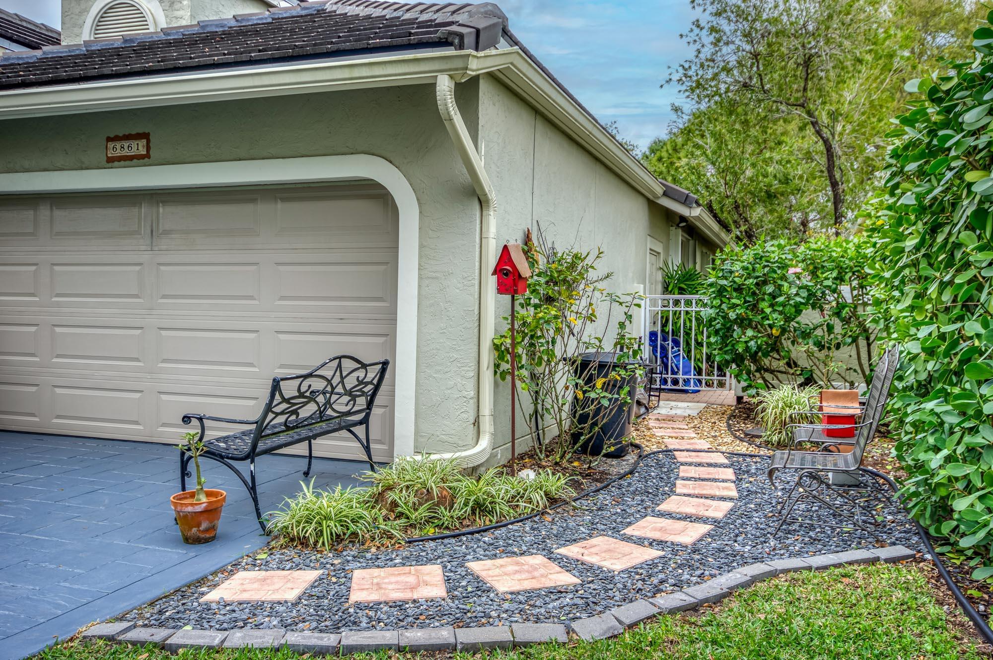 6861 Briarlake Circle