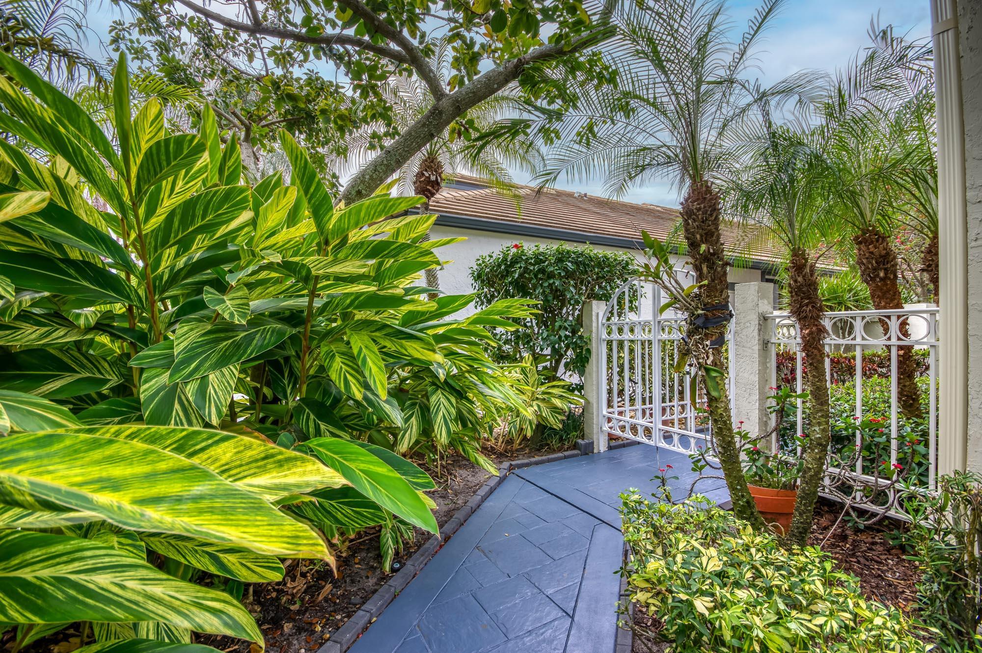 6861 Briarlake Circle