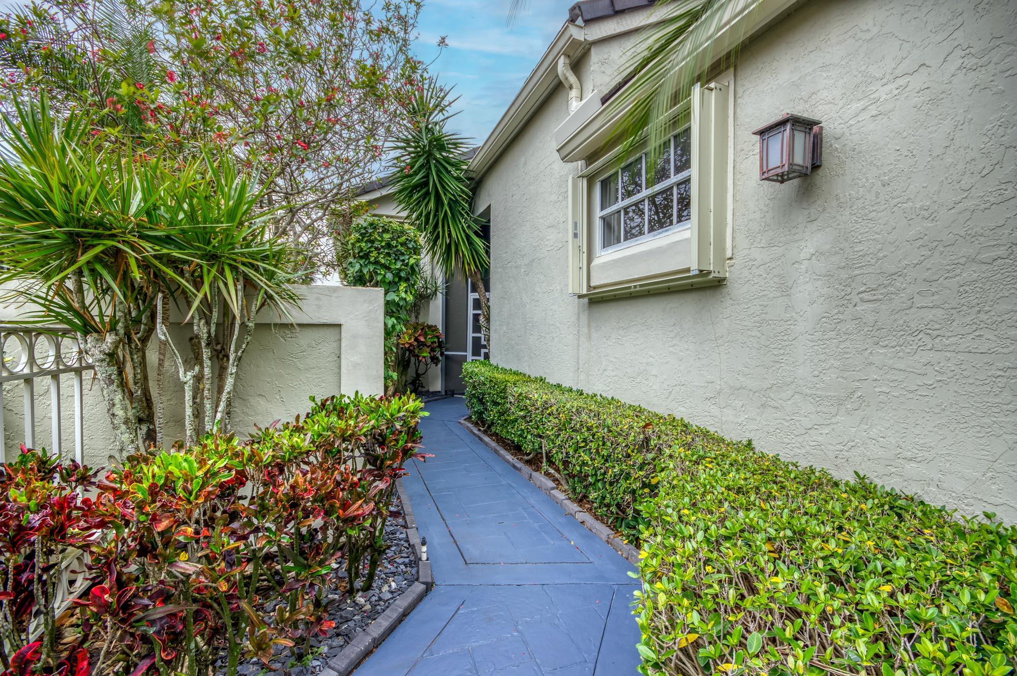6861 Briarlake Circle