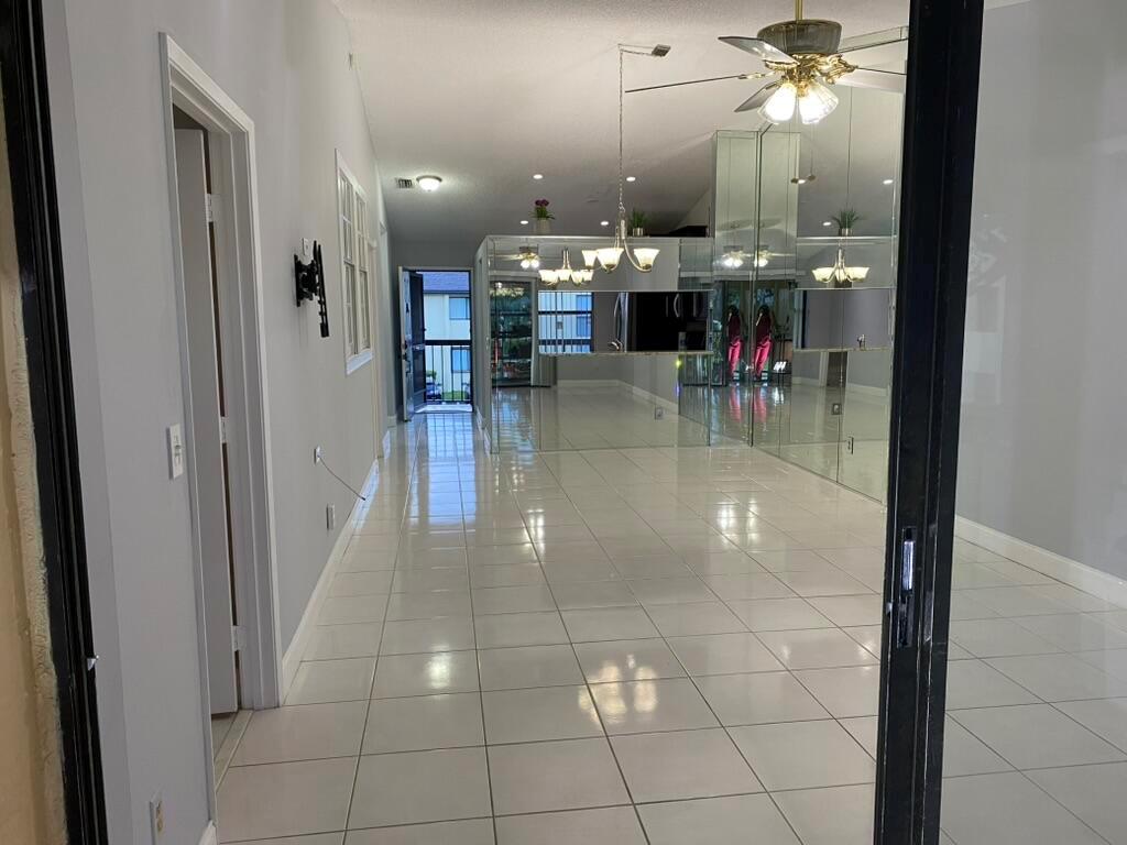 4711 Lucerne Lakes Boulevard E 204