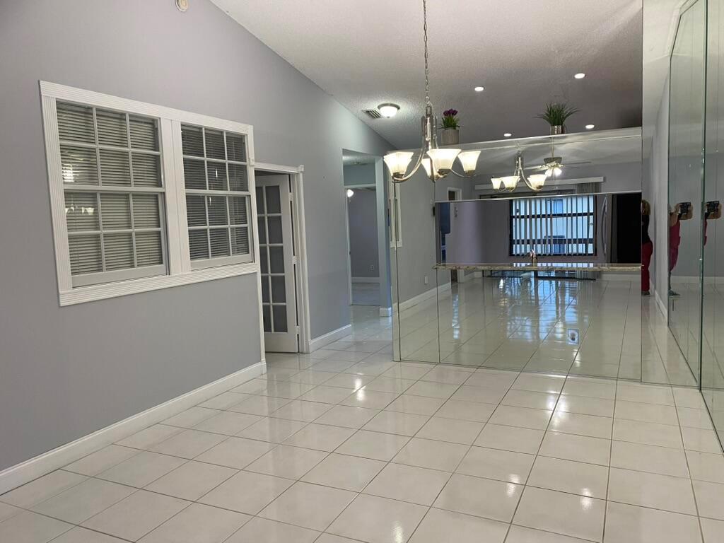 4711 Lucerne Lakes Boulevard E 204