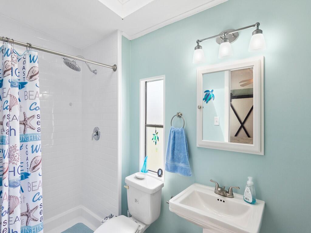 TROPICAL ISLES - Residential