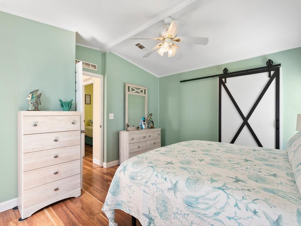 TROPICAL ISLES - Residential