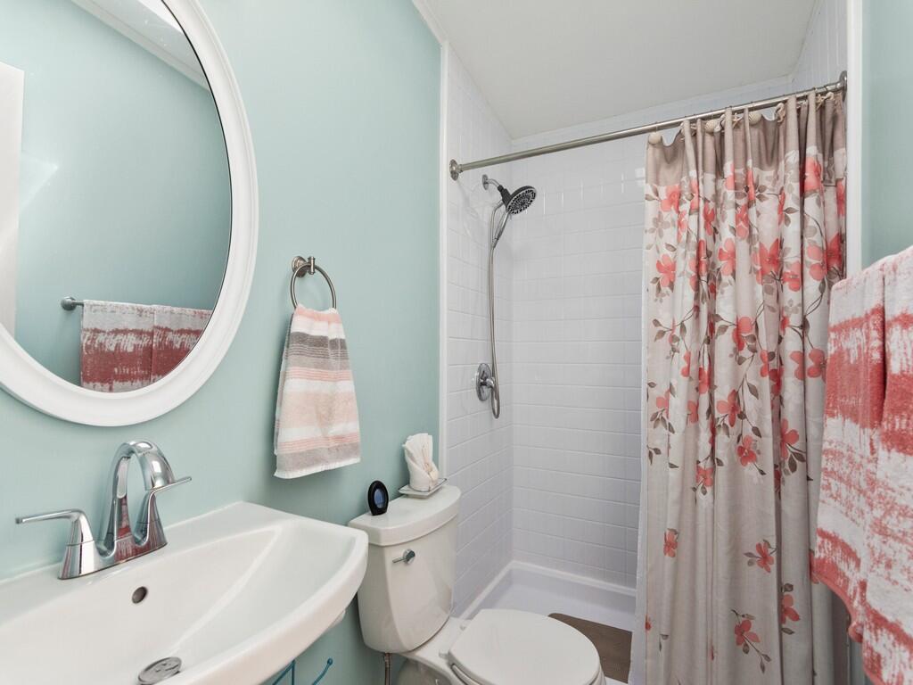 TROPICAL ISLES - Residential