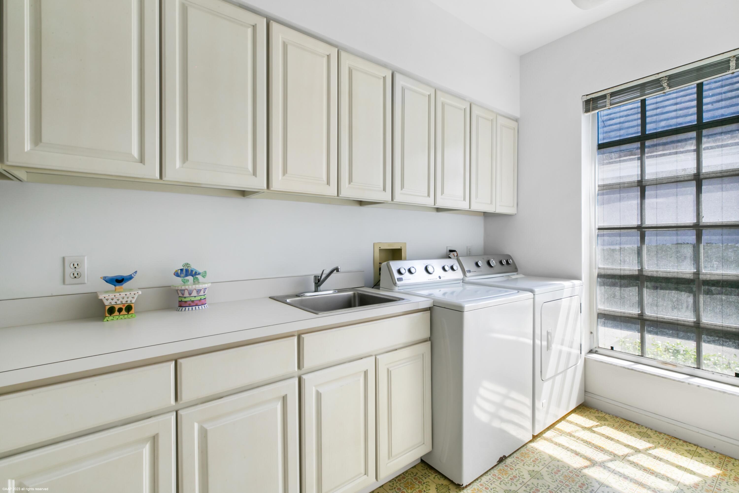 JUPITER ISLAND - Residential