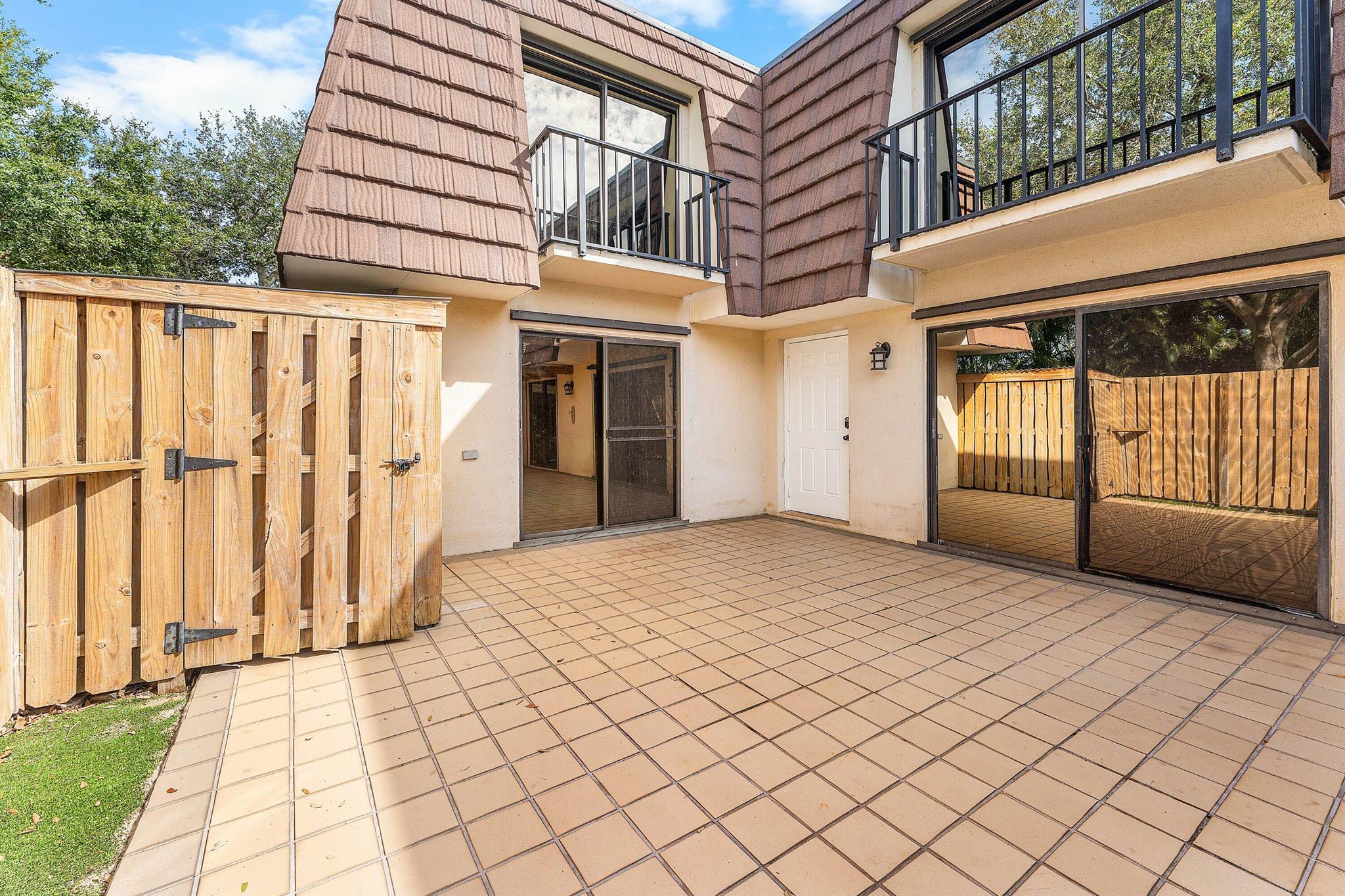 GARDEN LAKES AND GARDEN S - Residential