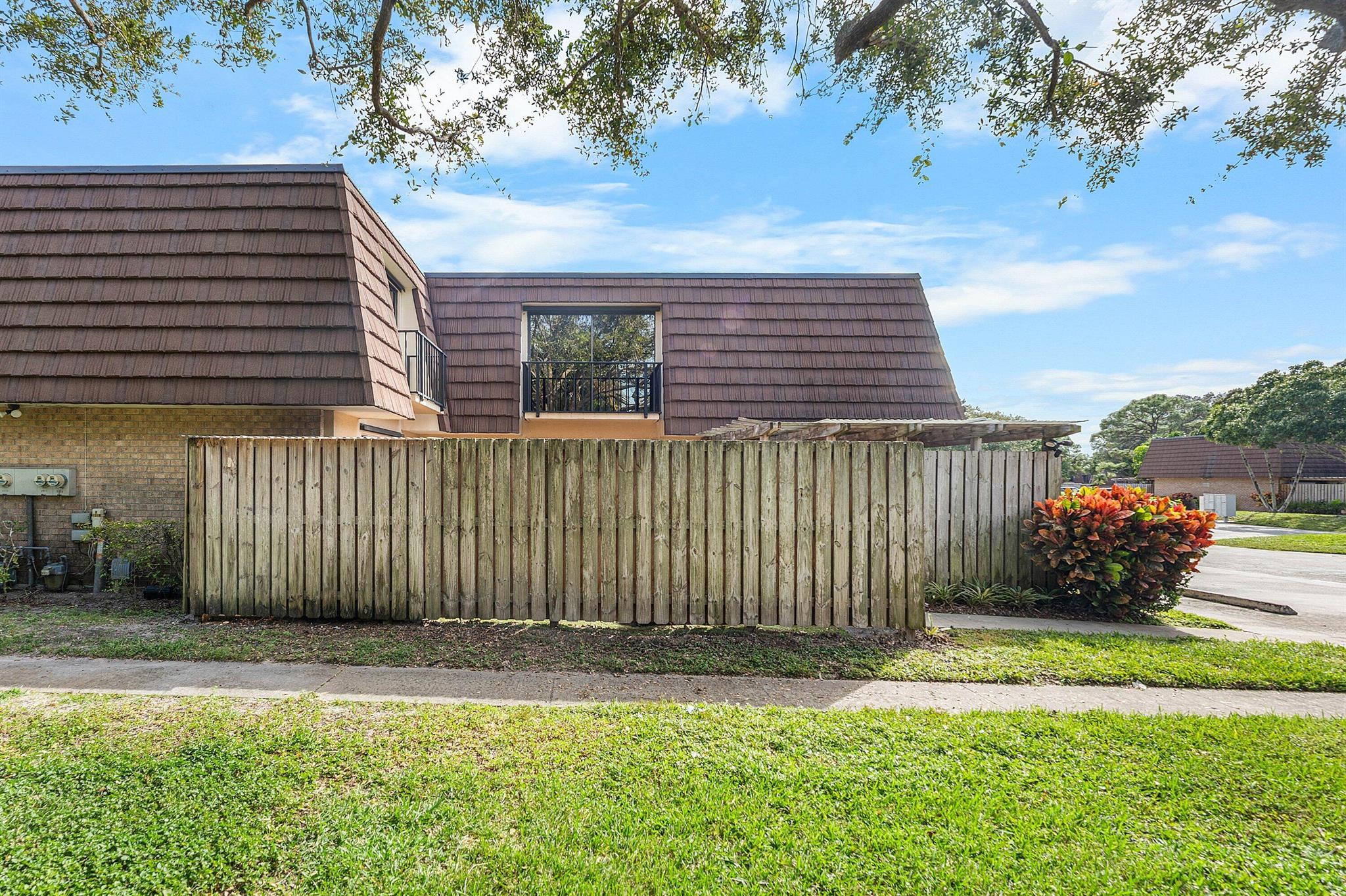 GARDEN LAKES AND GARDEN S - Residential