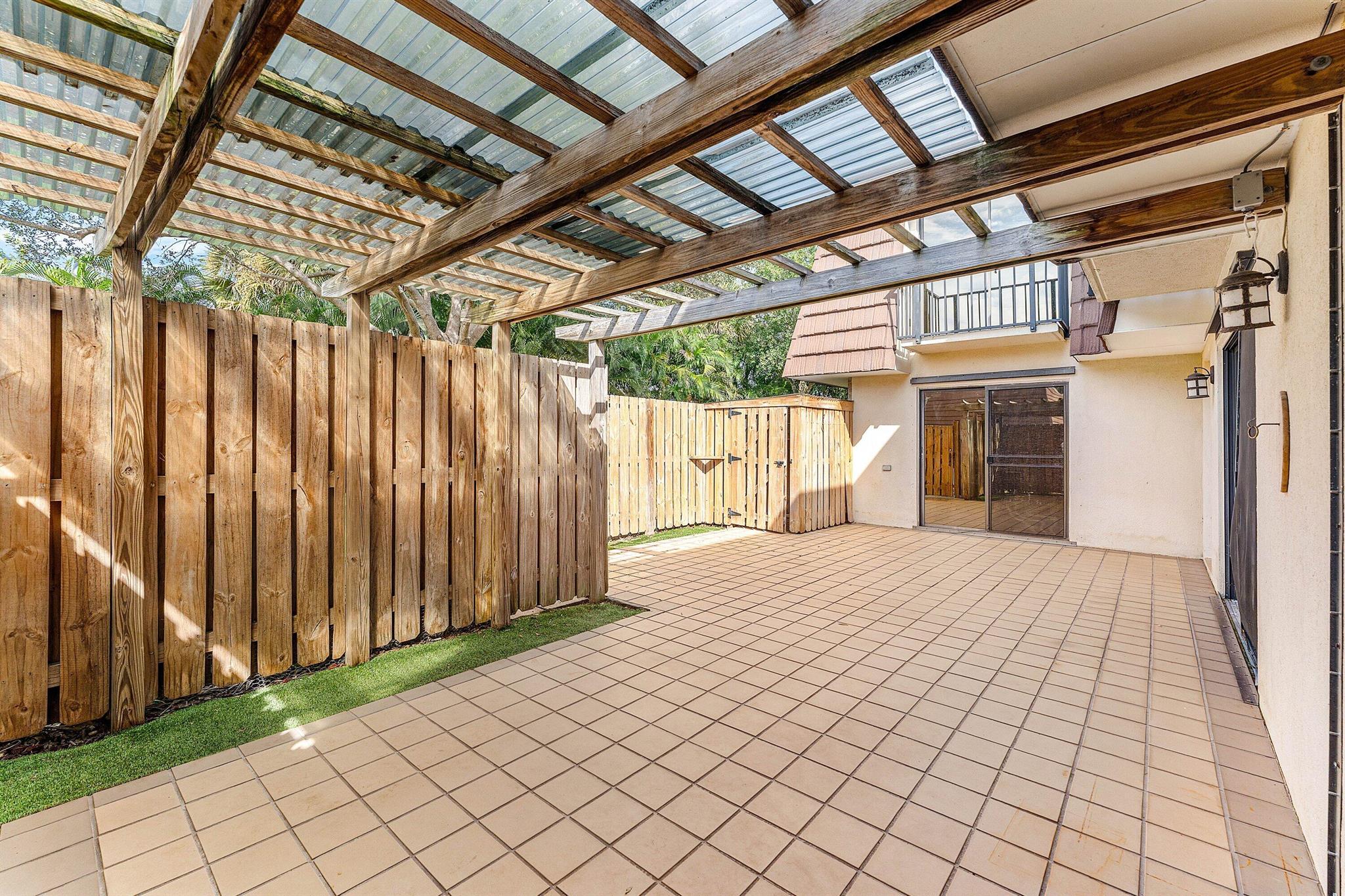 GARDEN LAKES AND GARDEN S - Residential