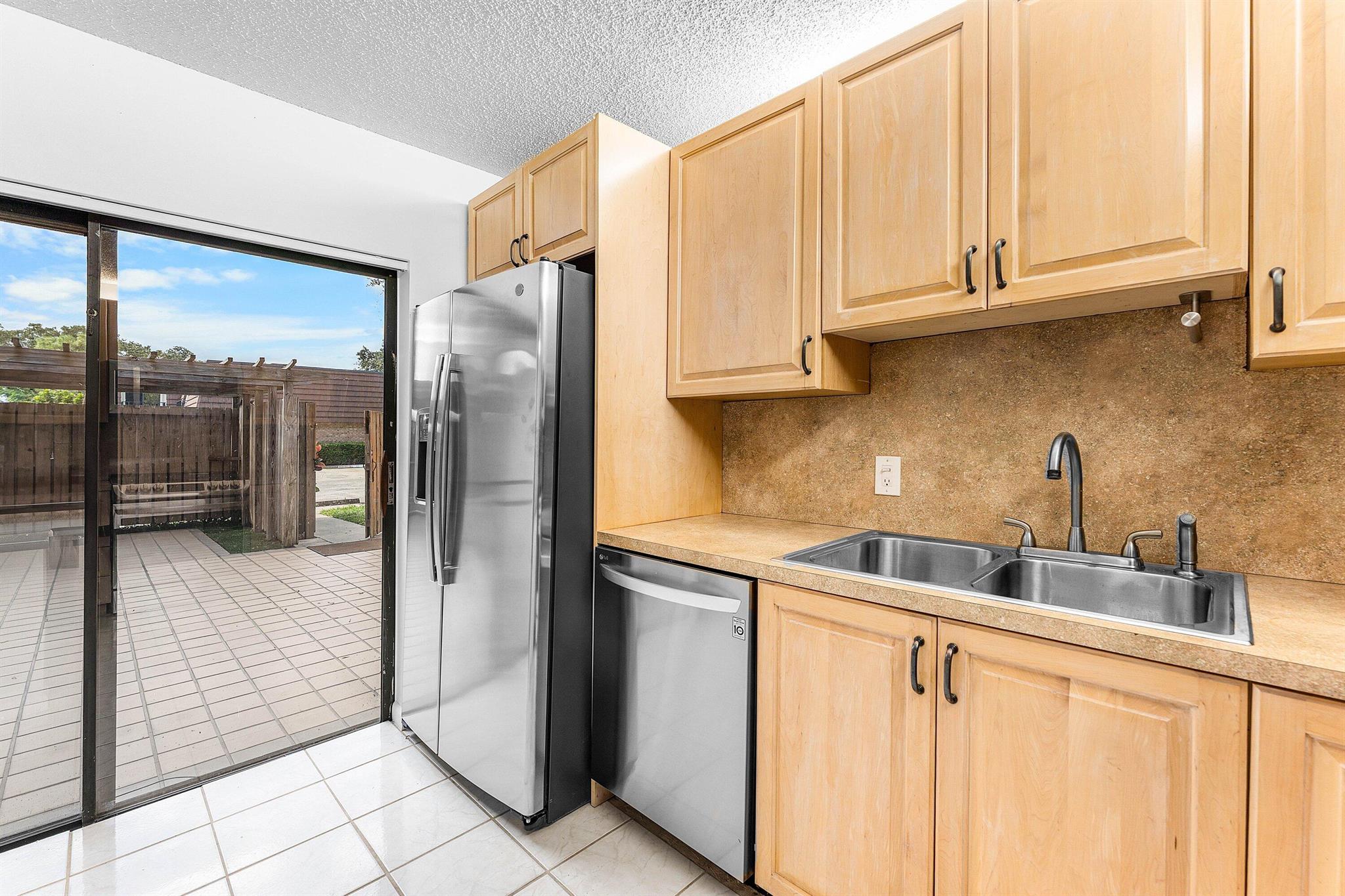 GARDEN LAKES AND GARDEN S - Residential