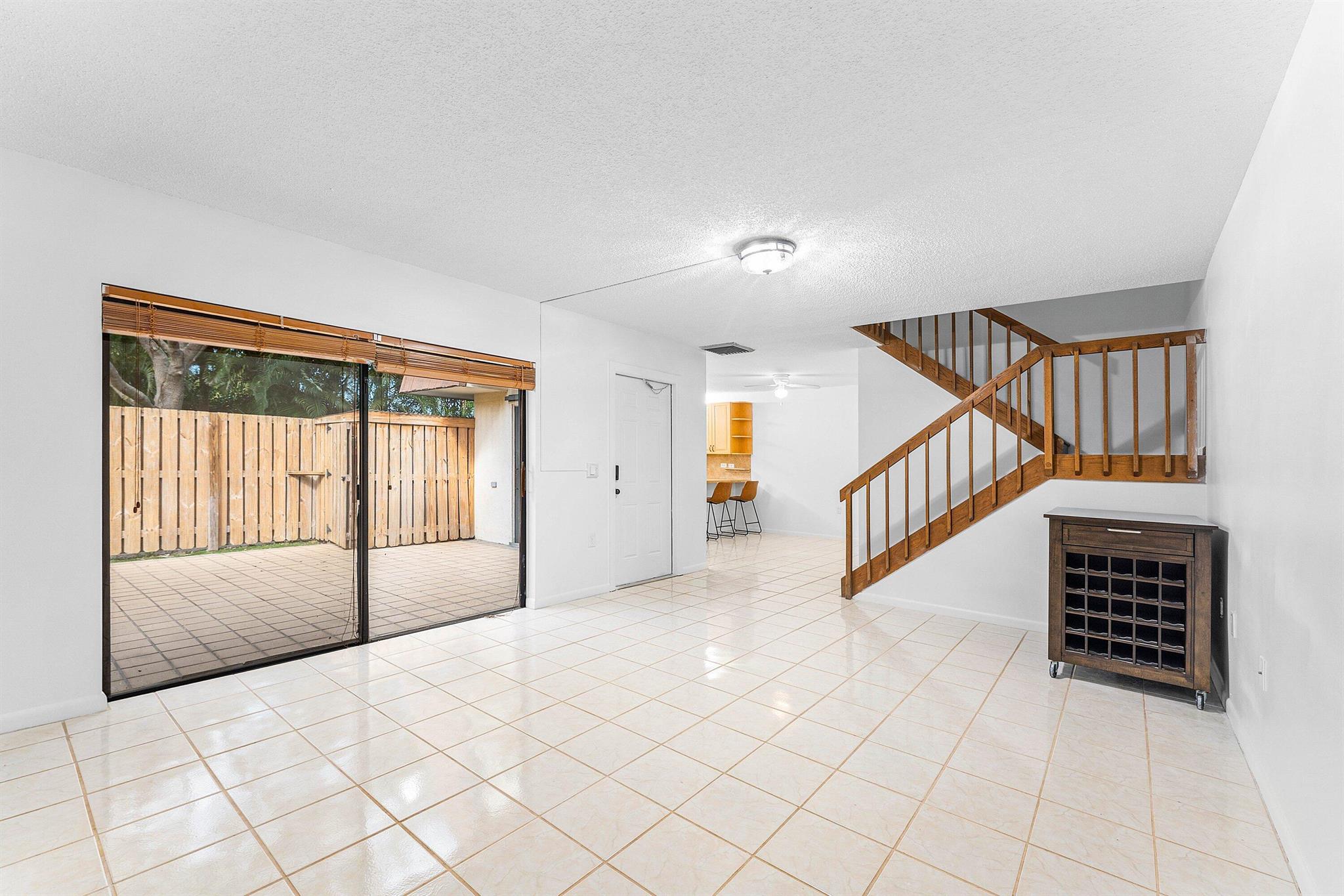 GARDEN LAKES AND GARDEN S - Residential