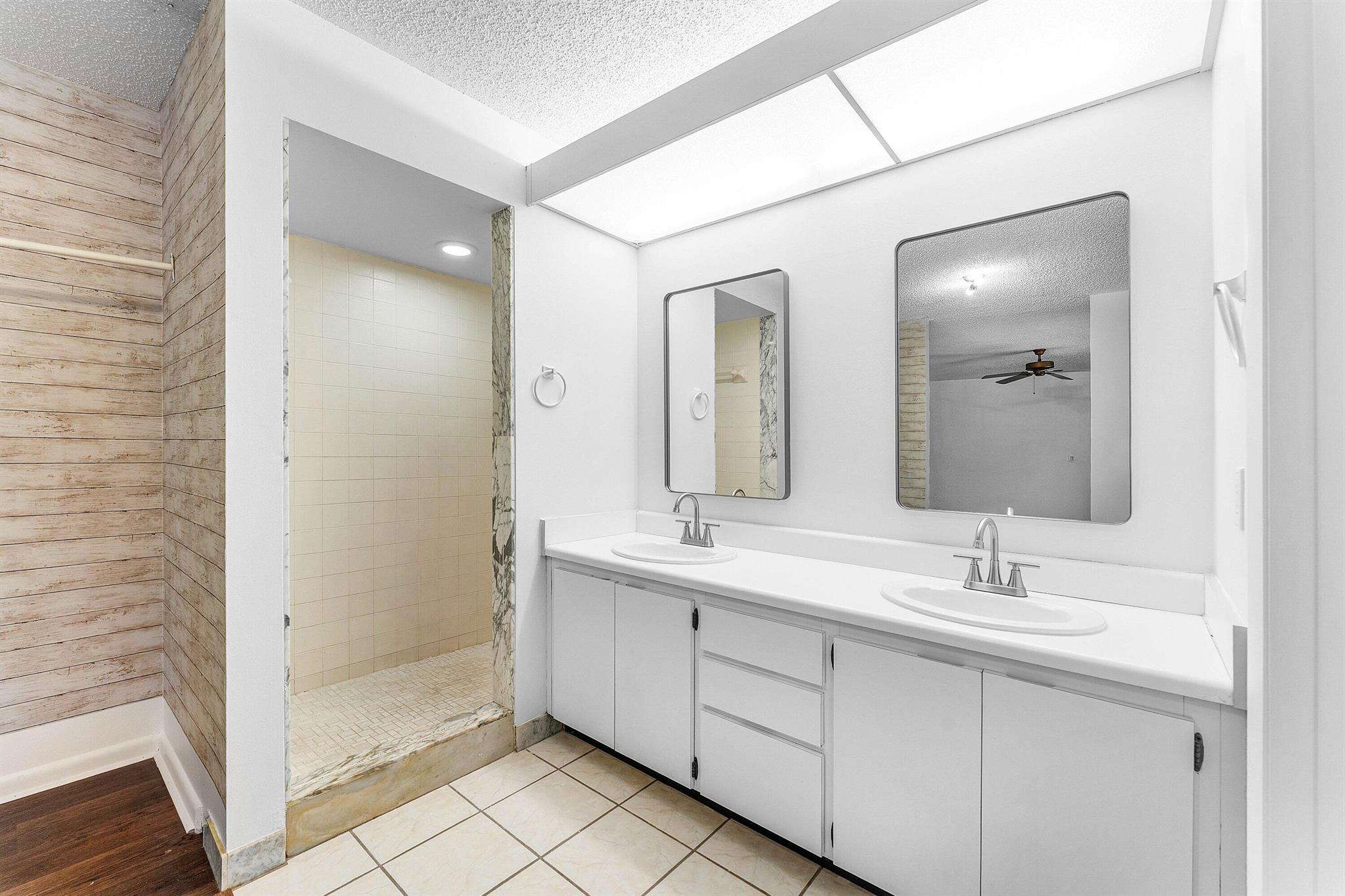 GARDEN LAKES AND GARDEN S - Residential