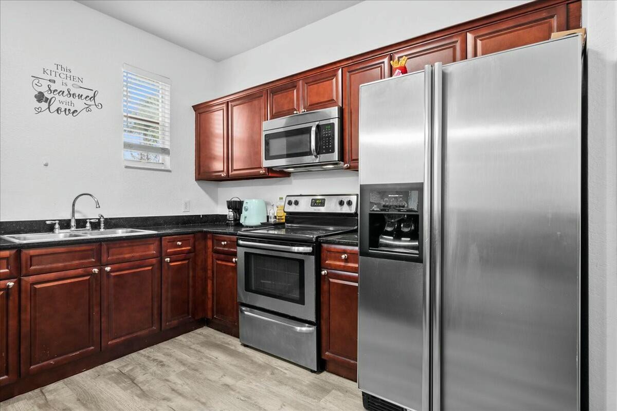 SHOMA COURTYARDS - Residential Lease