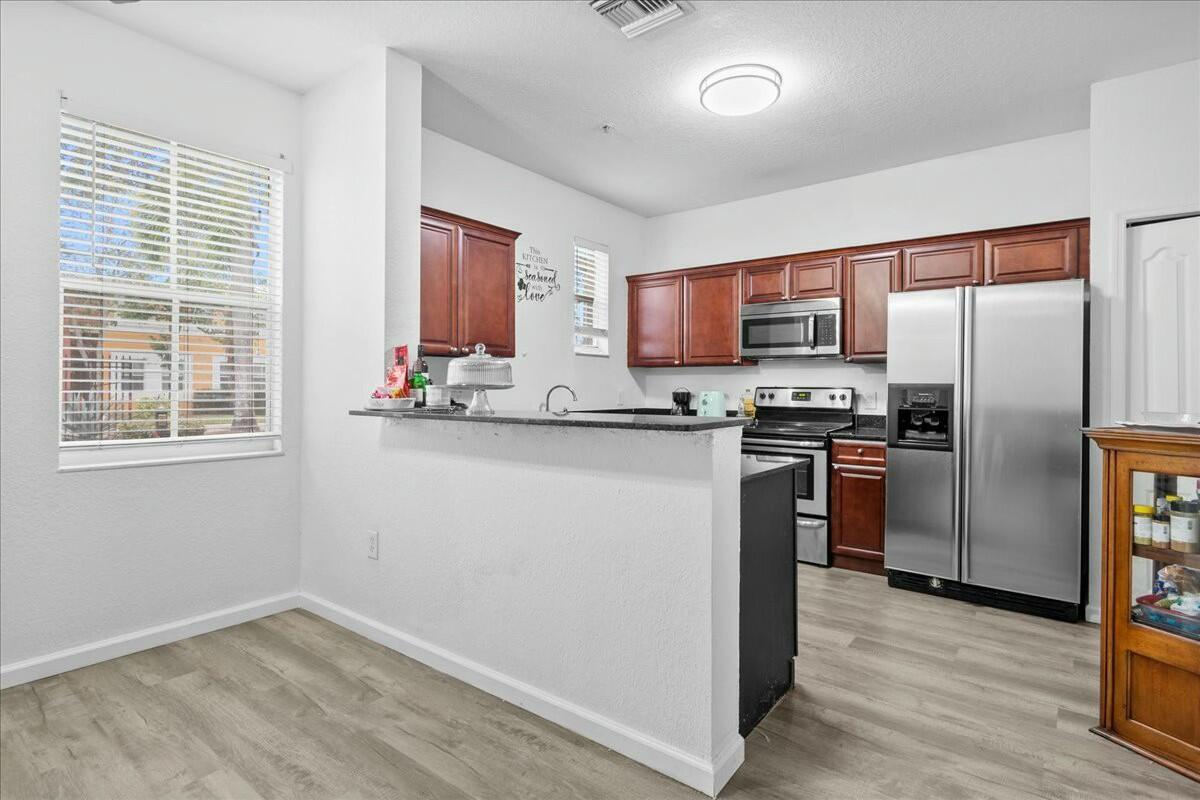 SHOMA COURTYARDS - Residential Lease