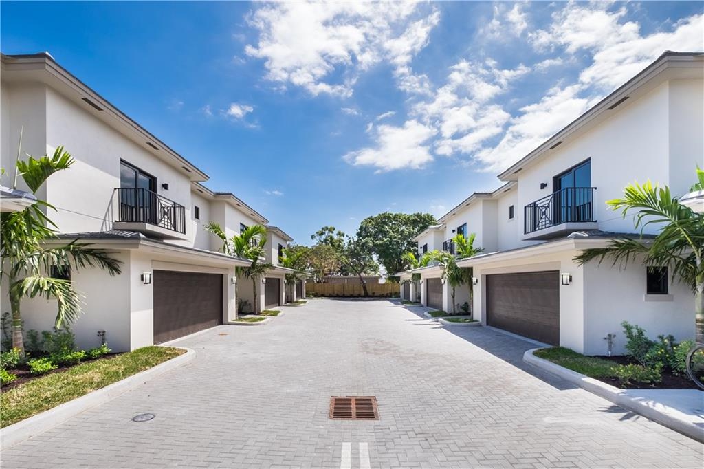 33 URBAN PLACE - Residential