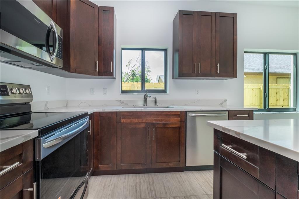 33 URBAN PLACE - Residential