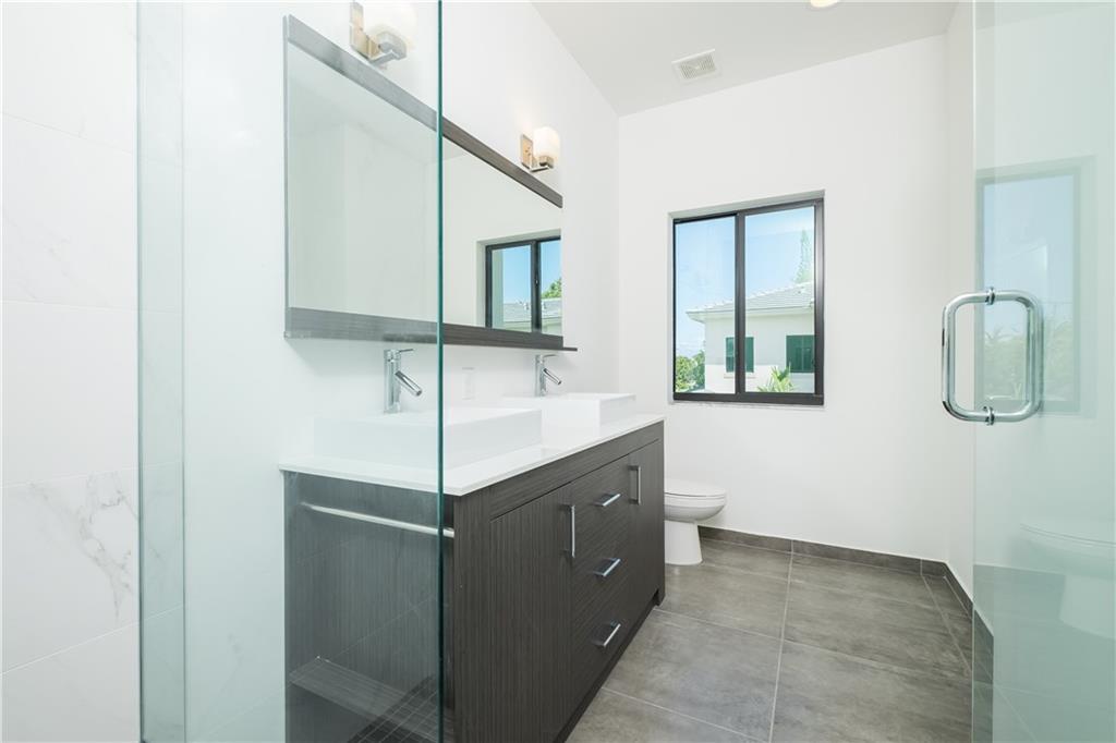 33 URBAN PLACE - Residential