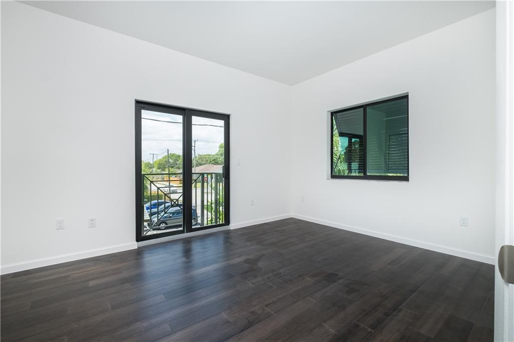33 URBAN PLACE - Residential