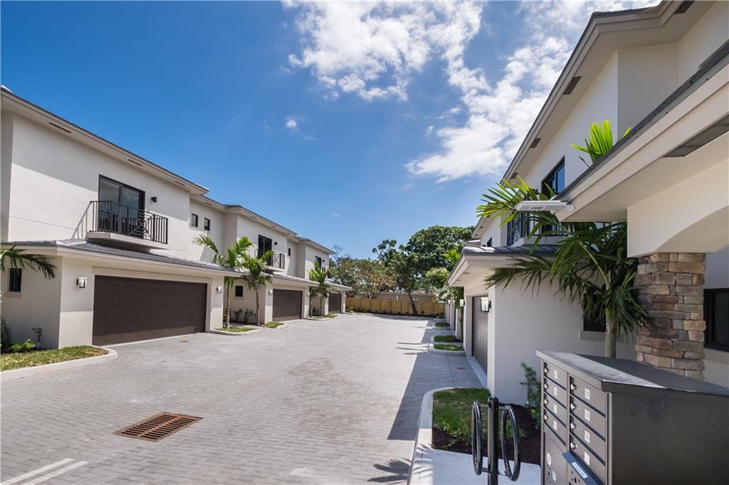 33 URBAN PLACE - Residential